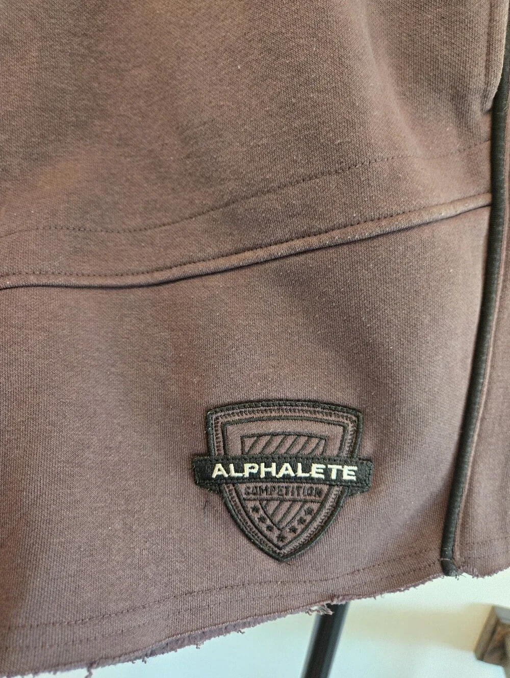 Alphalete Men’s L Brown/Mauve Fleece Sweat Shorts Raw Hem